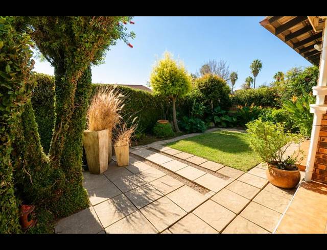 2 BEDROOM TOWNHOUSE FOR SALE IN EDENBURG